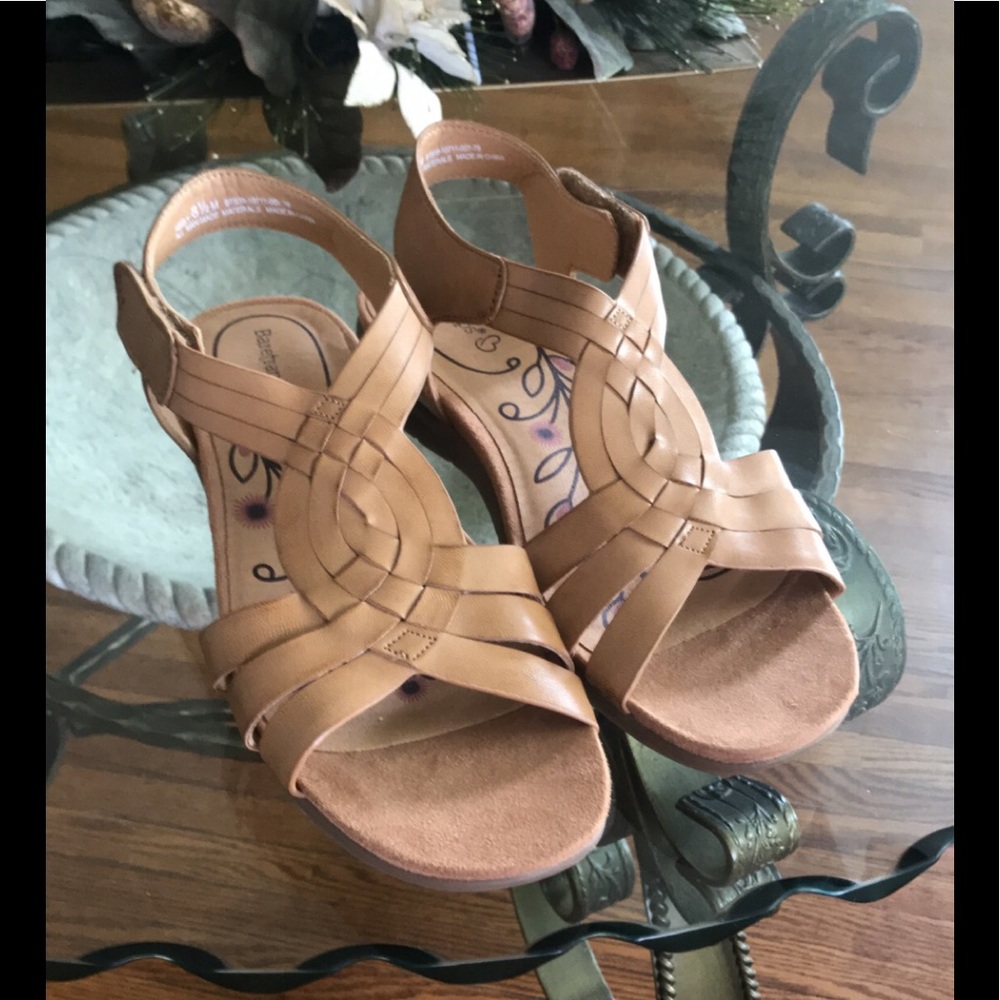 BareTraps Sandal